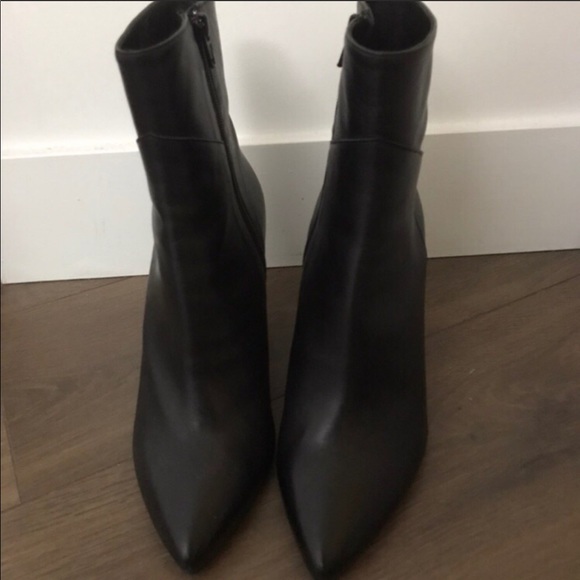 NWOT Black ankle boots from Le Château. - Picture 2 of 4